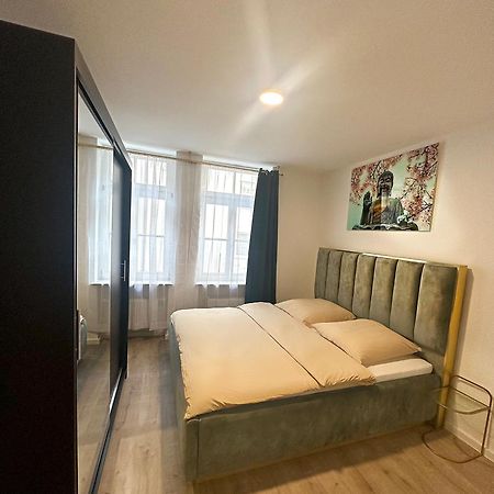 Seductive Apt, With High Class Stuttgart Bagian luar foto